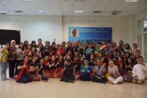 Read more about the article Prodi Pendidikan Tari-FBS-UNJ Menyelenggarakan Workshop Tari Merak Sadunya Bersama Maestro Tari Sunda Irawati Durban