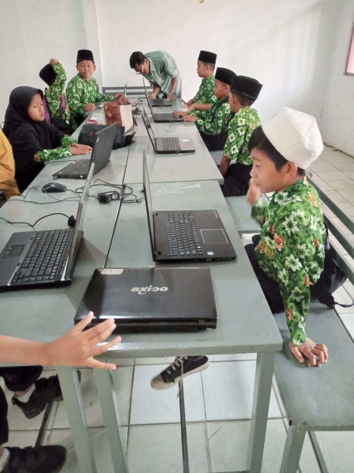 You are currently viewing Simulasi ANBK 2023 di MI Nurul Ikhsan: Membekali Siswa untuk Tantangan Besar