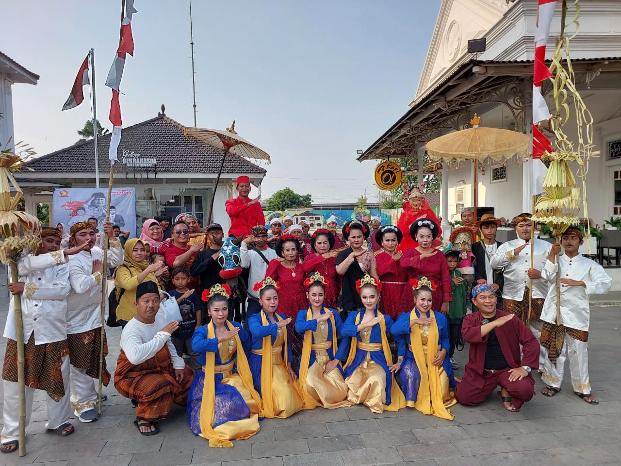 You are currently viewing Ngarak Pengantin Sunda Bekasi: Jejak Budaya yang Dihidupkan Kembali
