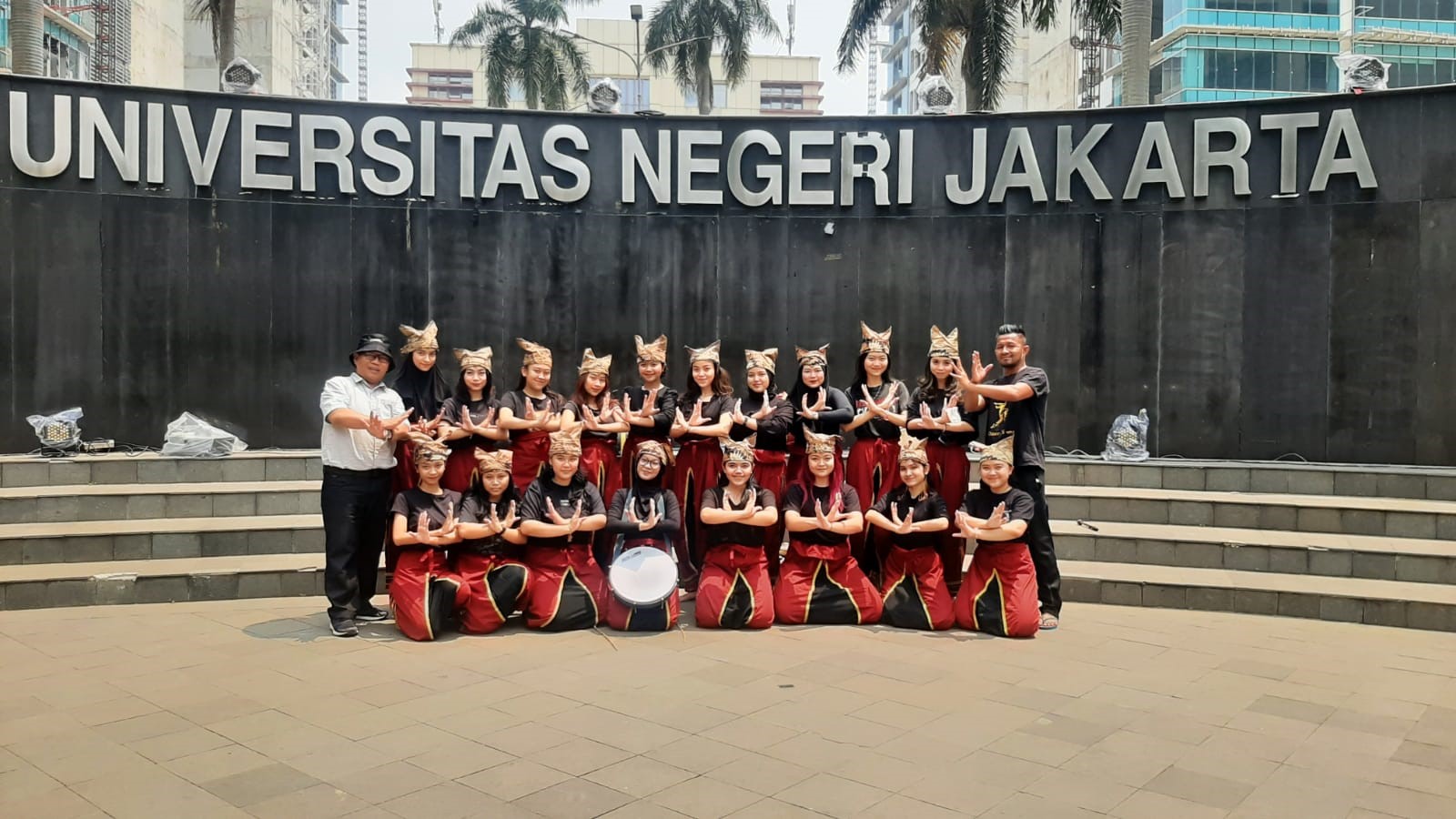 You are currently viewing Peran Universitas Negeri Jakarta dalam Mempertahankan Tradisi Kesenian Masyarakat Urban Minangkabau